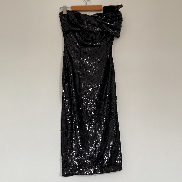 NWT Boohoo black sequin strapless bow midi dress - Picture 3 of 10